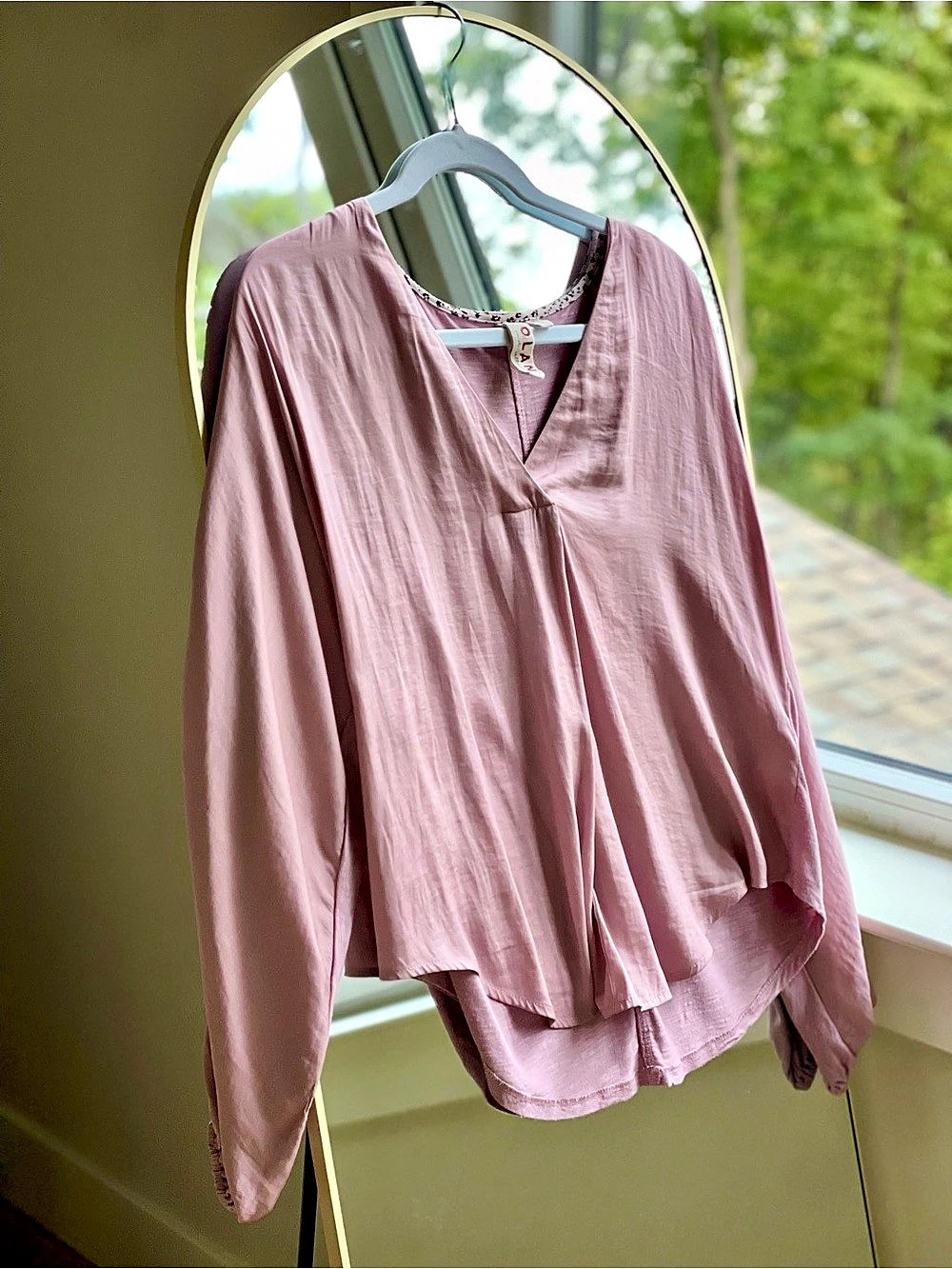 DOLAN Pink V-Neck Blouse Like New